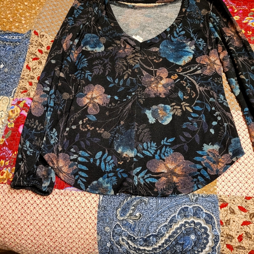 Womens outfit, pants size 28 (6), daytrip medium